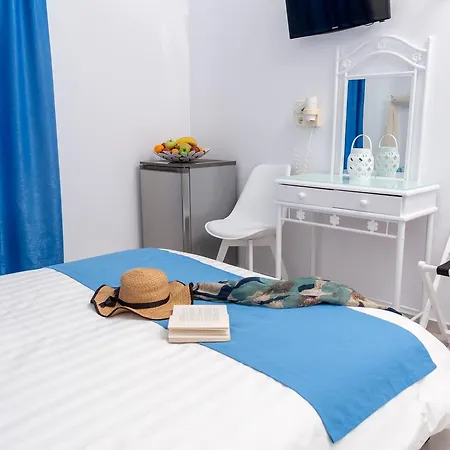 Breaq Santorini - Margarita Firostefani