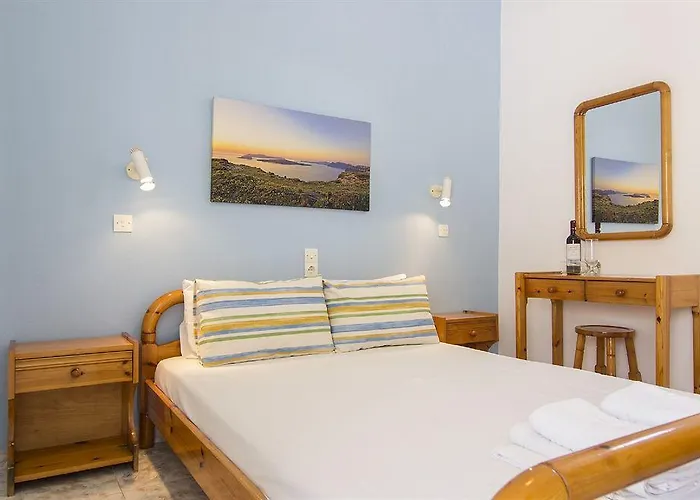 玛格丽塔酒店 2* 菲罗斯特法尼